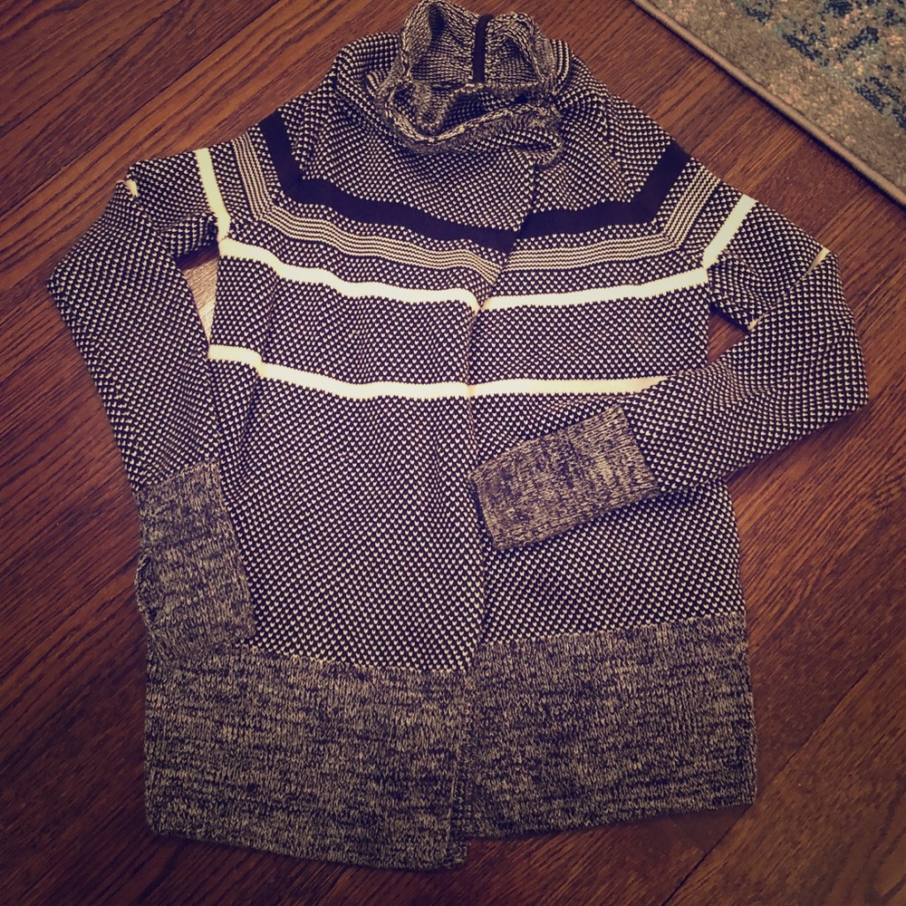 Girls size 8 Ivavva by Lululemon cardigan